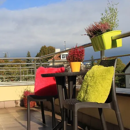 Apartament Kamienna Gora شقة