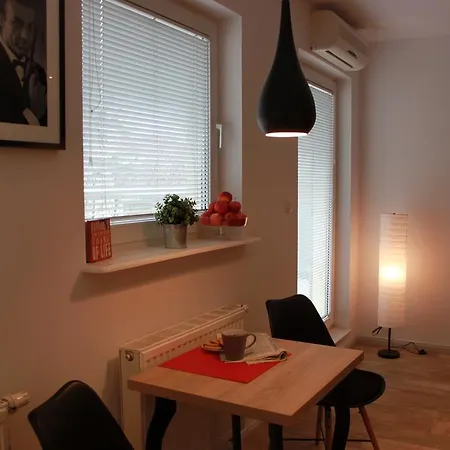 شقة Apartament Kamienna Gora